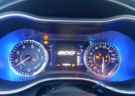 2015 Chrysler 200 Limited z USA, uszkodzony, nr VIN 1C3CCCAB8FN724802